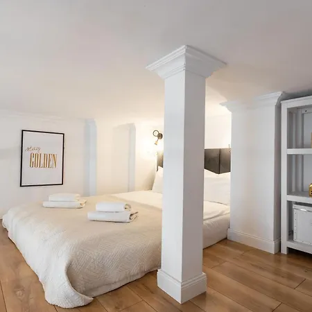 Apartment Close-central - Great Location - Stylish Loft- Zlota Street Warsaw